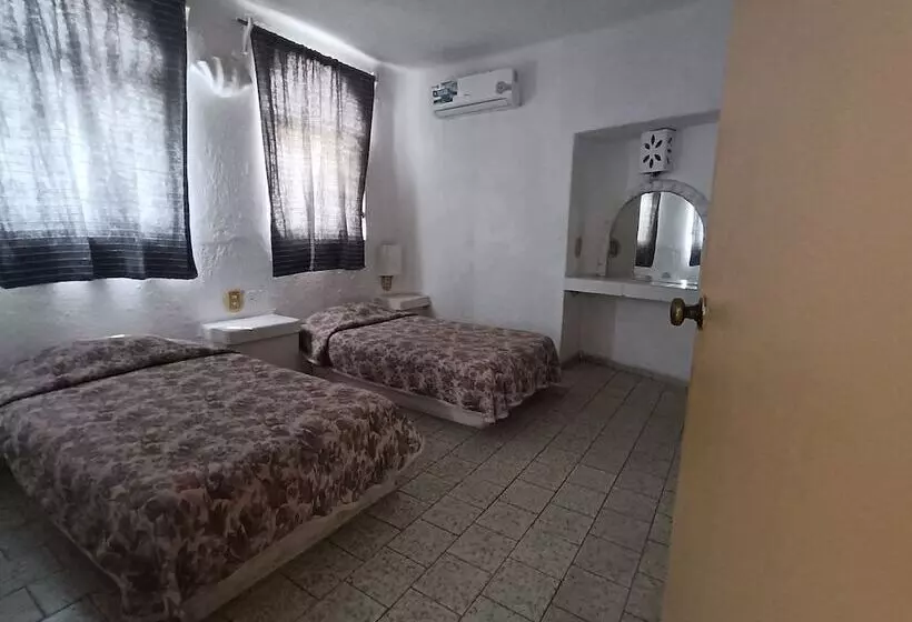 ホテル Suites La Audiencia