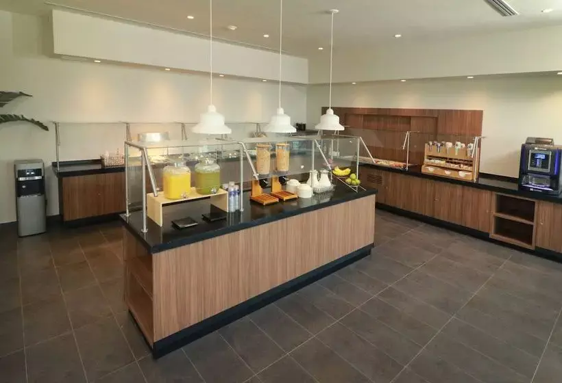 ホテル City Express By Marriott Monterrey Universidad