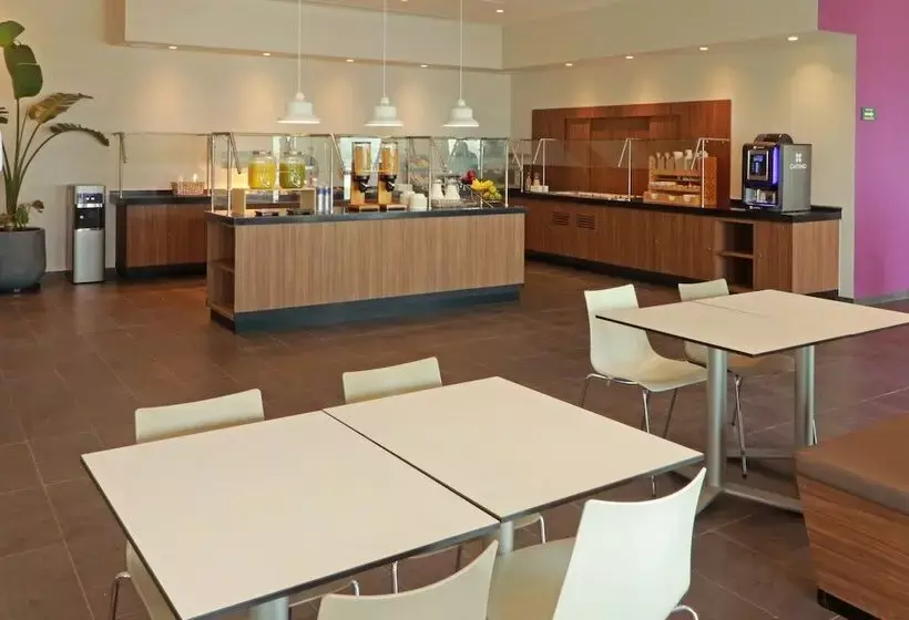 ホテル City Express By Marriott Monterrey Universidad