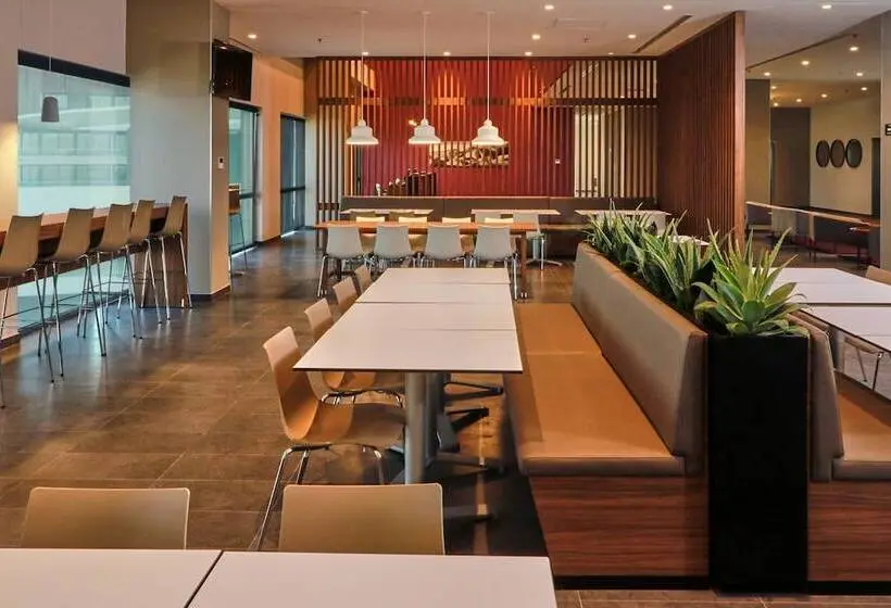 ホテル City Express By Marriott Monterrey Universidad