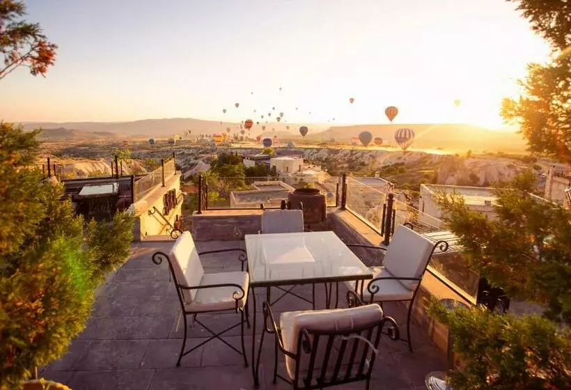 Cappadocia Fairy Chimneys Selfie Cave Hotels   Special Class