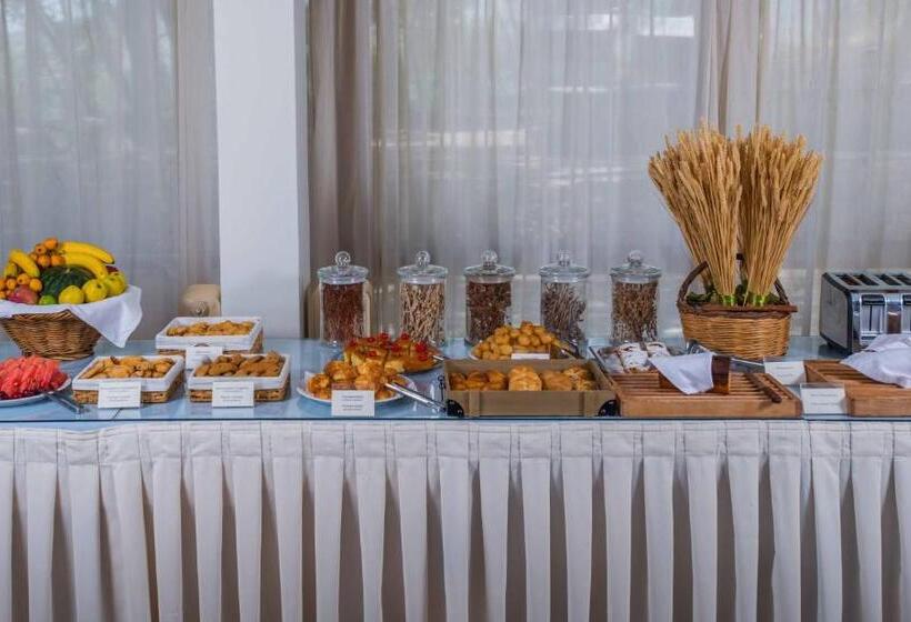 Delfinia Hotel & Bungalows