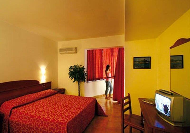 בית מלון כפרי Costa Degli Dei Resort