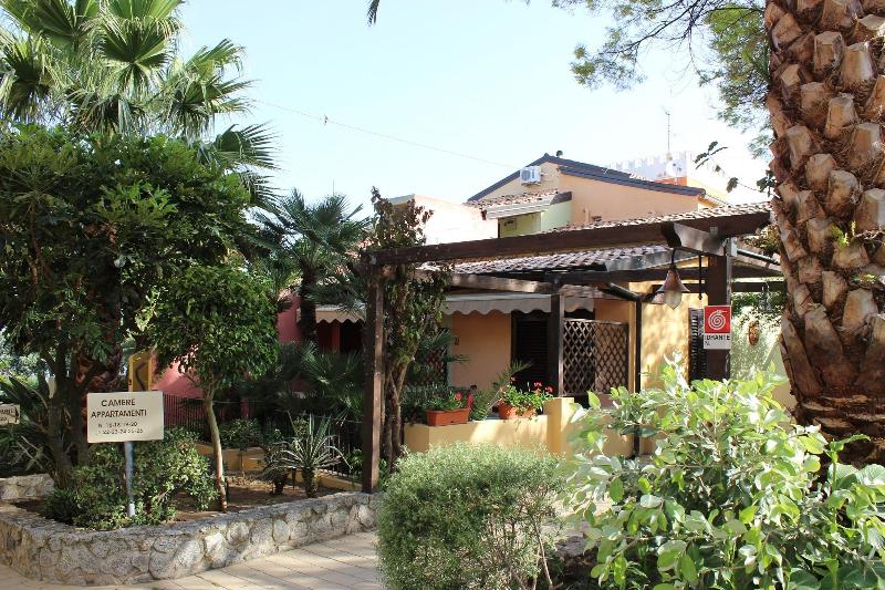 בית מלון כפרי Costa Degli Dei Resort