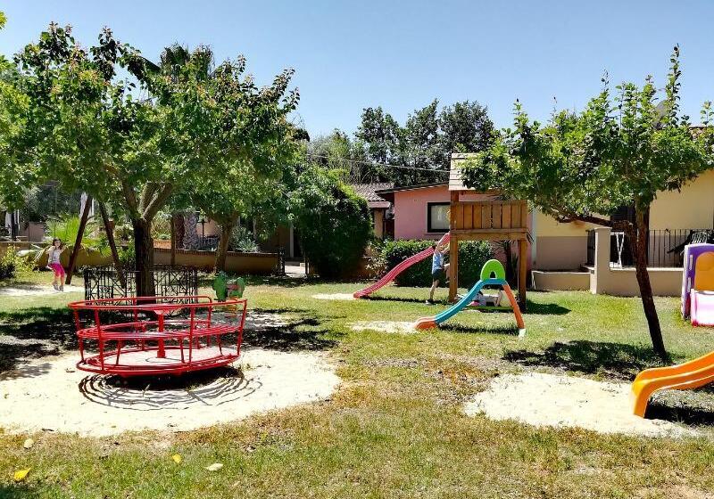 בית מלון כפרי Costa Degli Dei Resort