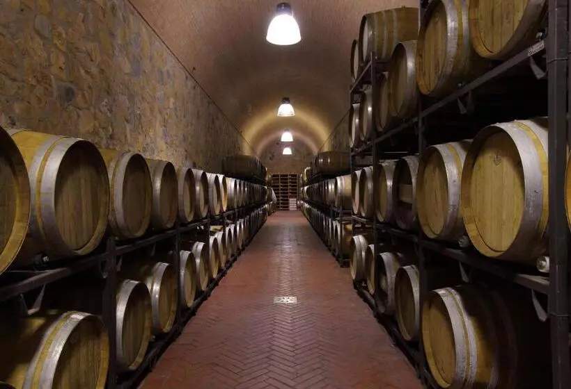 Hotelli Fattoria Di Magliano Winery