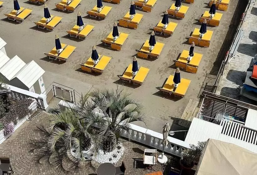 Szálloda Golfo E Palme