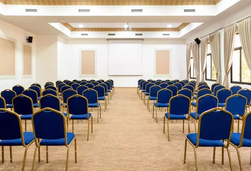 هتل Iberostar Waves Club Palmeraie Marrakech - All Inclusive