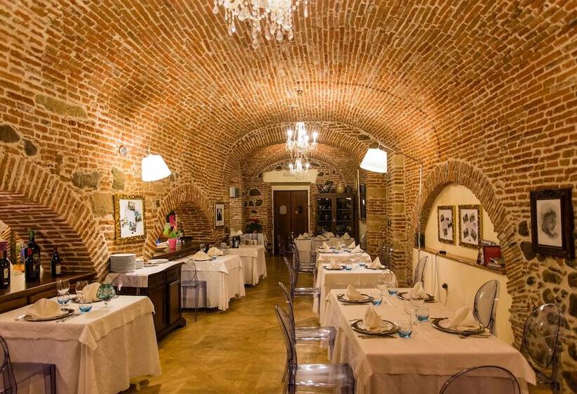 فندق Mariano Iv Palace