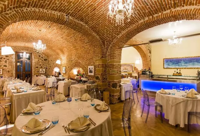 ホテル Mariano Iv Palace