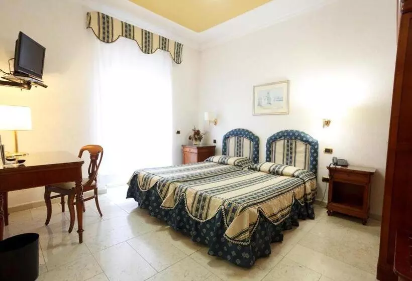 ホテル Mariano Iv Palace