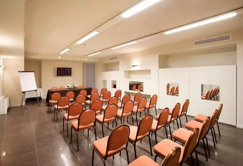 Отель Parigi 2 & Spa