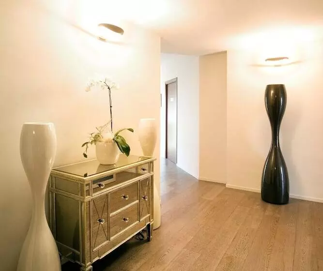 Отель Parigi 2 & Spa