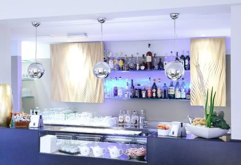 Отель Parigi 2 & Spa