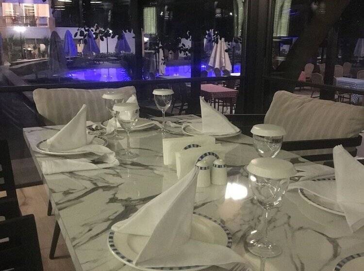 Отель Pia Bella