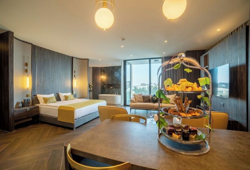 Отель Pia Bella