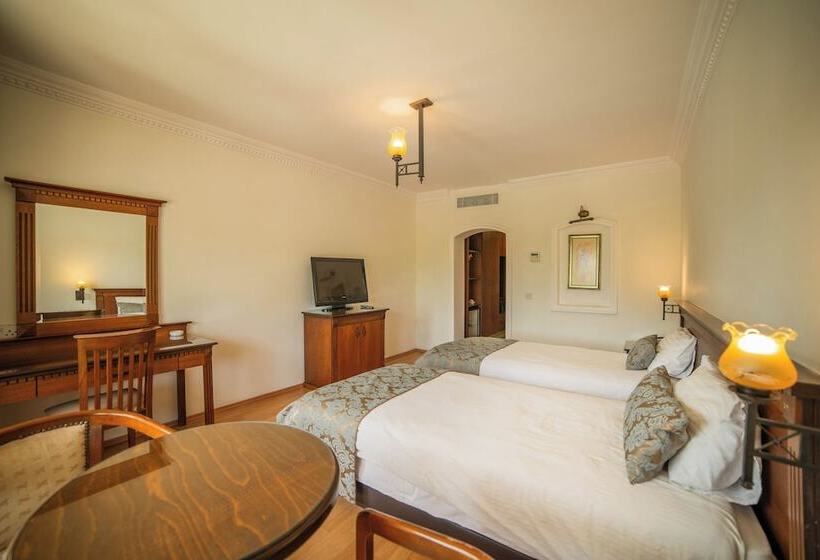 Отель Pia Bella