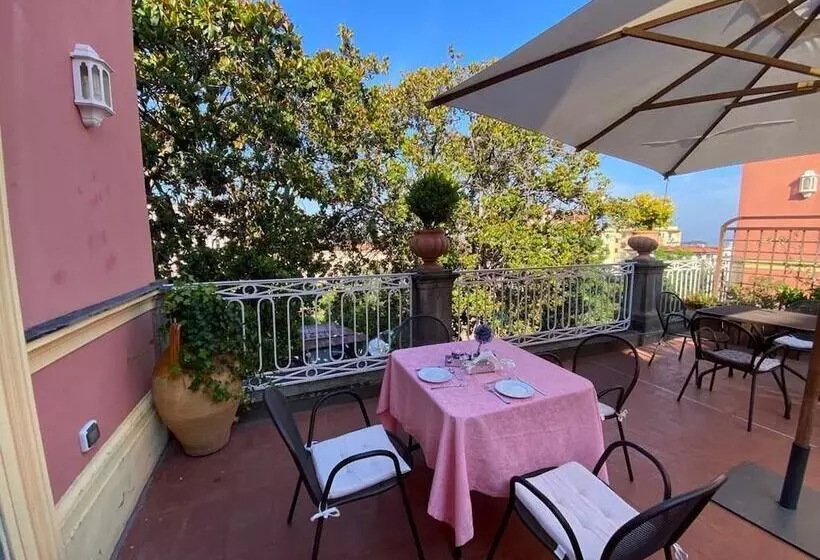 ホテル The Secret Garden Relais