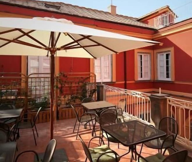 בית מלון כפרי The Secret Garden Relais