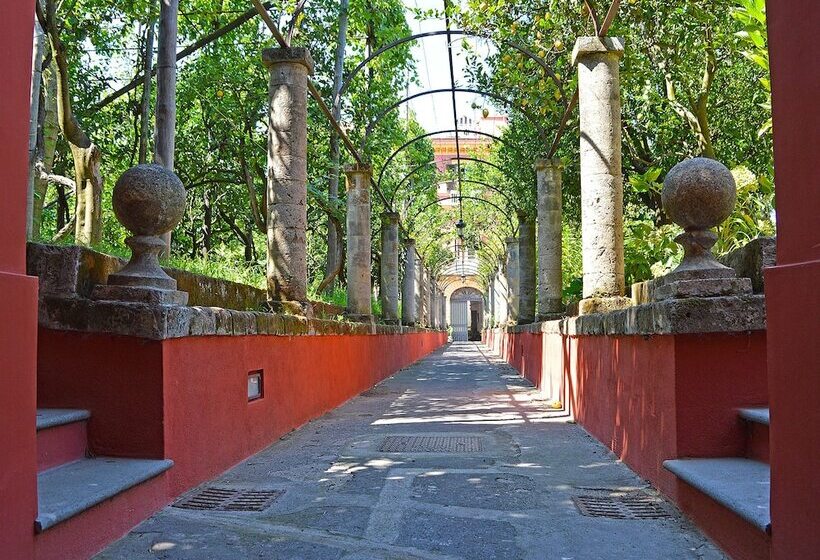 בית מלון כפרי The Secret Garden Relais