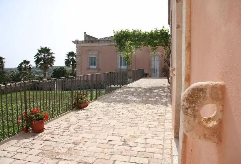 هتل Villa Principe Di Belmonte