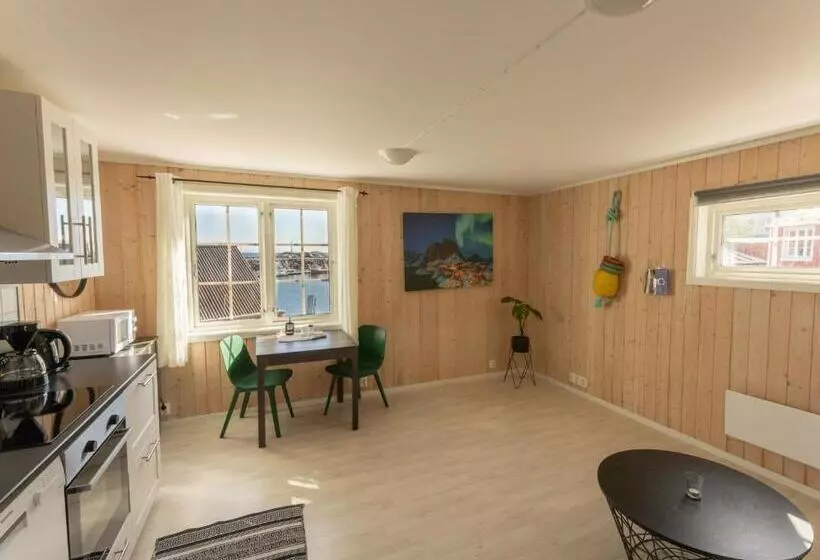 Hotelli Eliassen Rorbuer