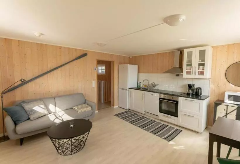 Hotelli Eliassen Rorbuer