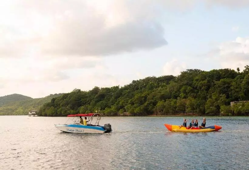 Hotelli Sunlight Eco Tourism Island Resort