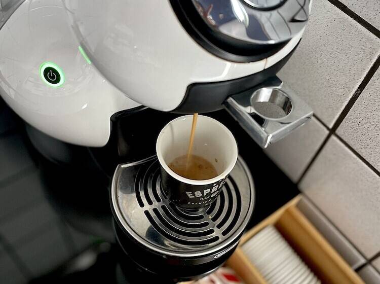 تختخواب و صبحانه The Place