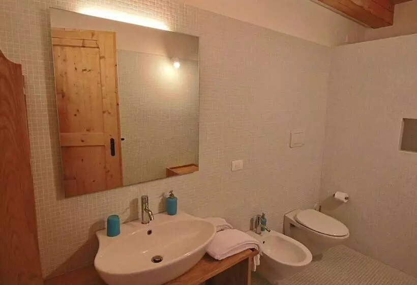 Cottage In Montelabbate With Pool, Garden, Bbq, Parking