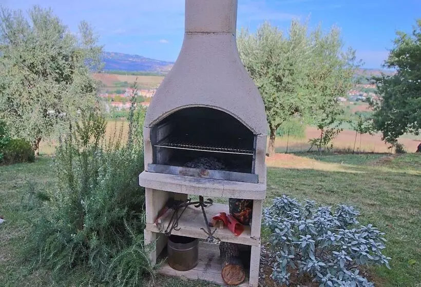 Cottage In Montelabbate With Pool, Garden, Bbq, Parking