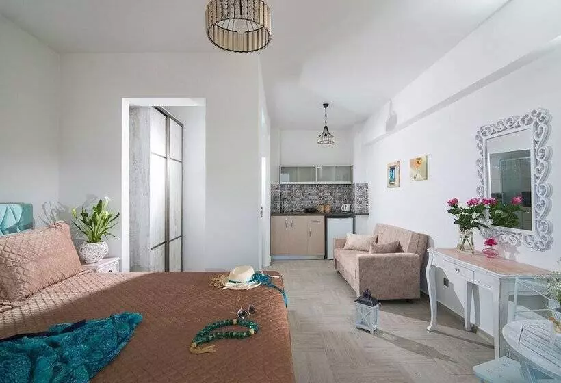 Elimia Suites & Studios