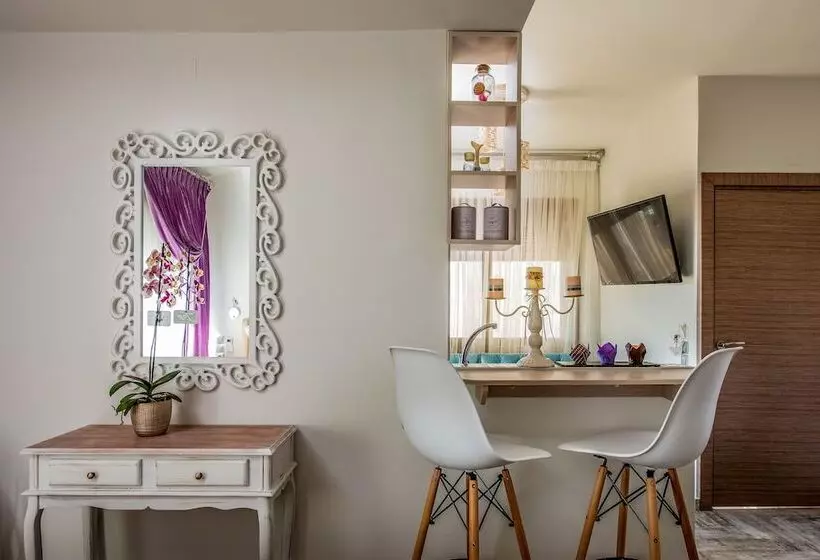 Elimia Suites & Studios