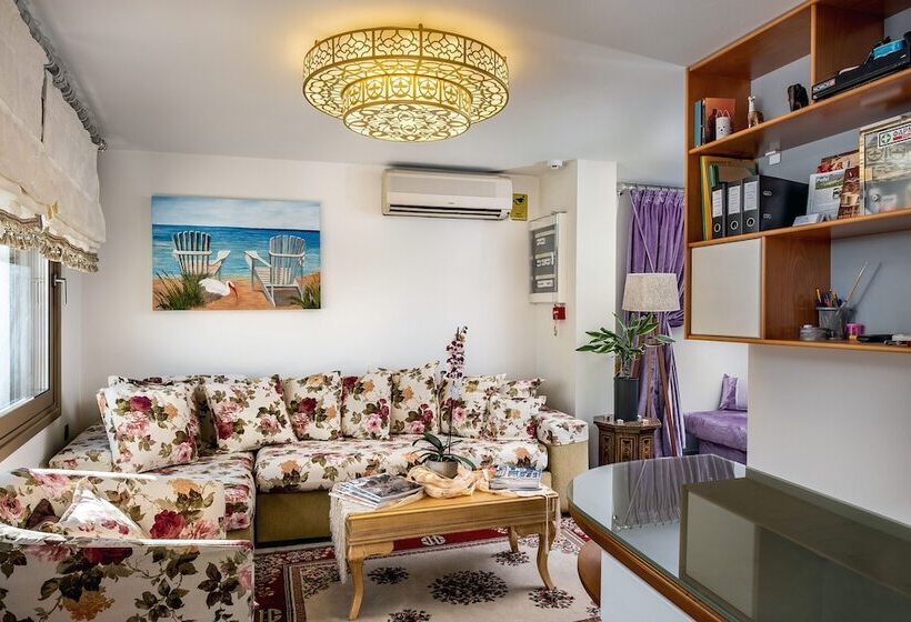 Elimia Suites & Studios