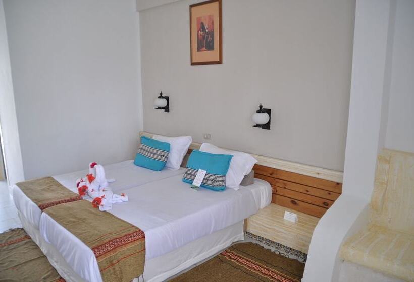 Hotel Cosmos Tergui Club