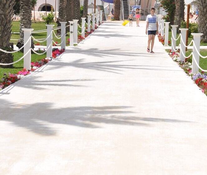 Hotel Cosmos Tergui Club