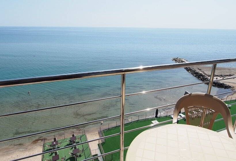 ホテル Golden Hills