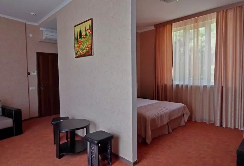 Hotelli Golden Hills