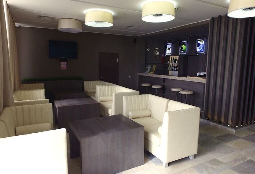 ホテル Golden Hills