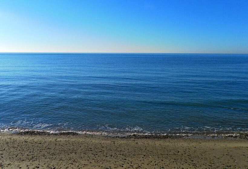 ホテル Golden Hills