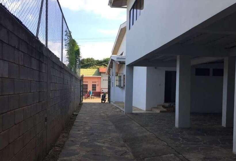 هتل Nueva Posada Inn