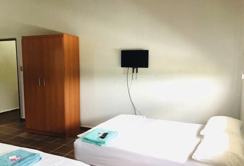 هتل Nueva Posada Inn