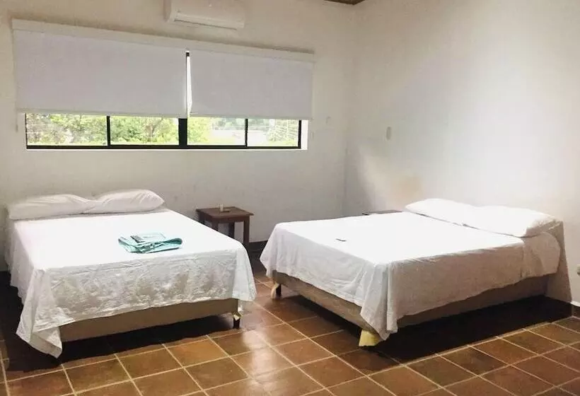 هتل Nueva Posada Inn