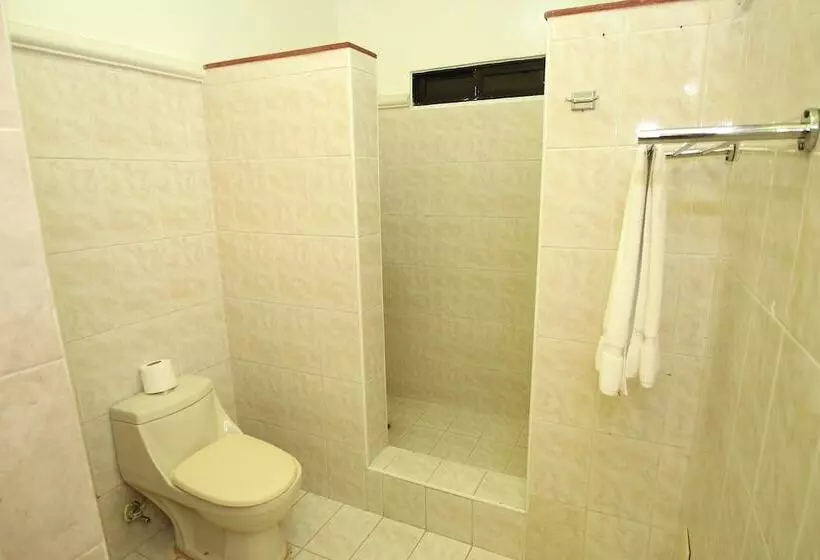 هتل Oasis Adult Resort