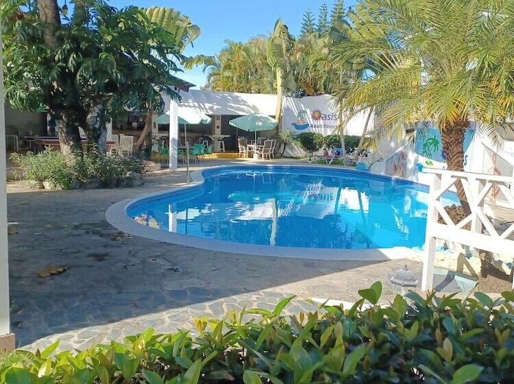 בית מלון כפרי Oasis Adult Resort