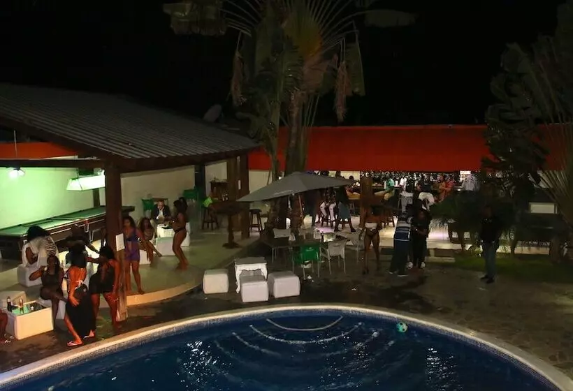 هتل Oasis Adult Resort