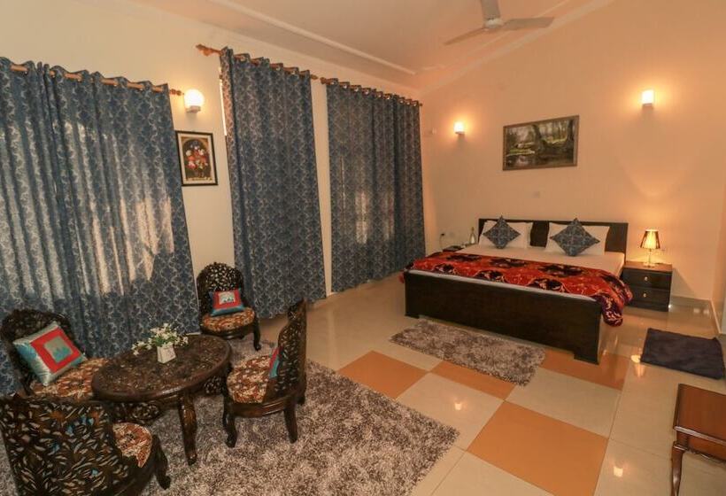 هتل Ved Varuna Ayurveda Sadan Rishikesh