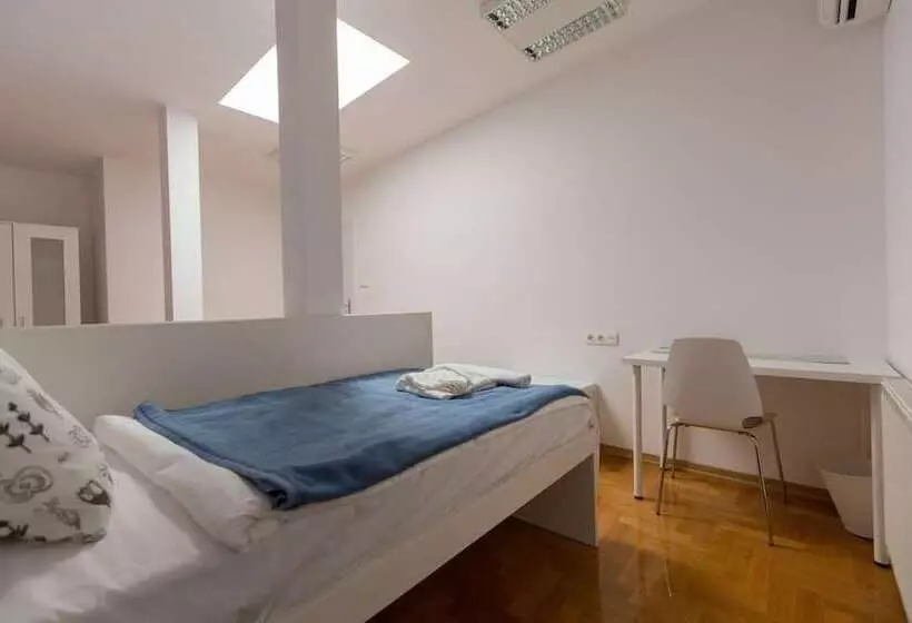 Majatalo Paw Rooms