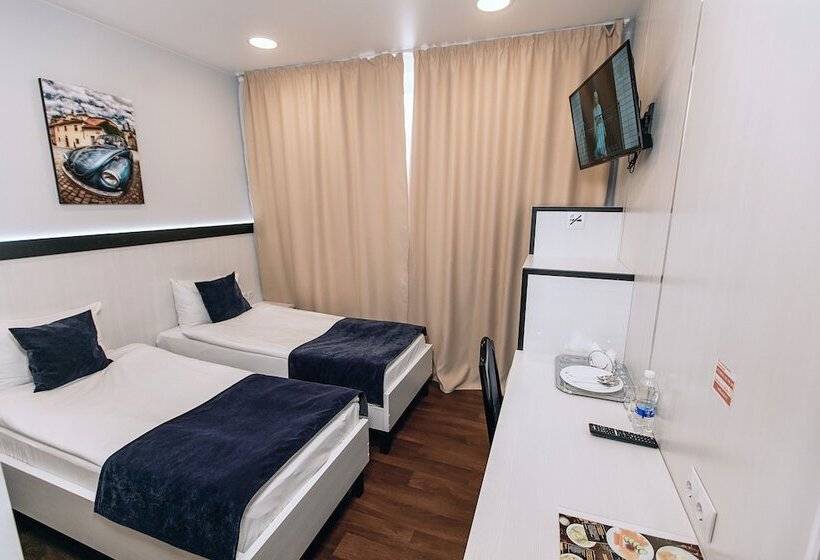 Red Fox Hotel In The Center