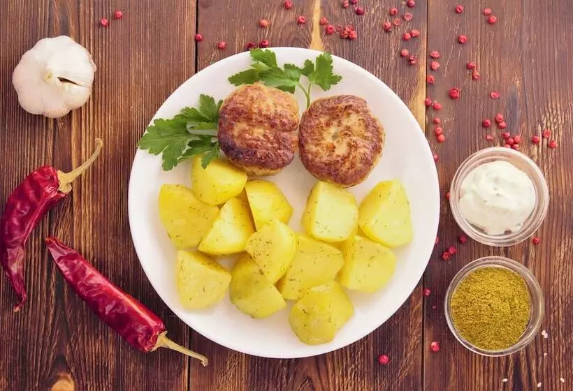 Red Fox Hotel In The Center